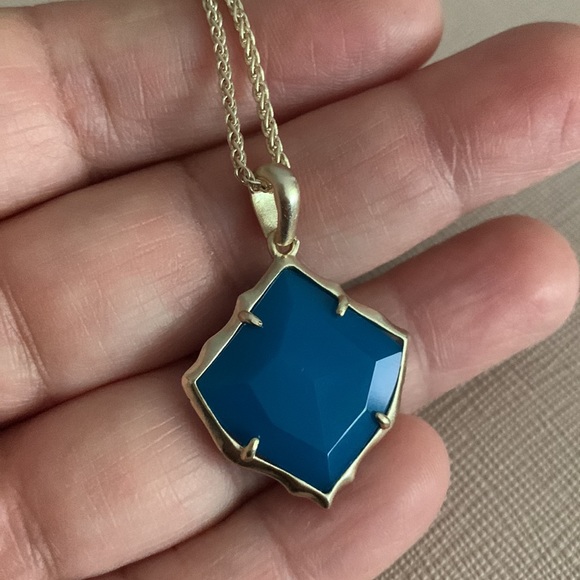 Kendra Scott Arlet Necklace in Blue Agate - Picture 8 of 14